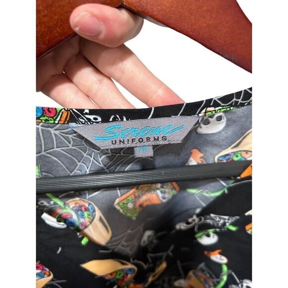 Serene Uniforms Halloween Skull Spooky Candy Bowl Scrub Top Size 2XL Festive - Picture 8 of 10